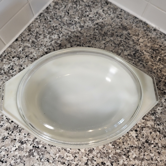 Vintage Pyrex Gold Acorn Oak Leaf Pattern 2 1/2 Qt Casserole Dish #045 - Picture 2 of 6